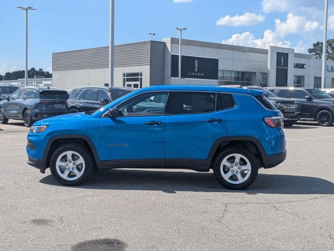 Used 2024 Jeep Compass Sport image 8