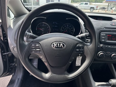 Used 2018 Kia Forte LX image 11