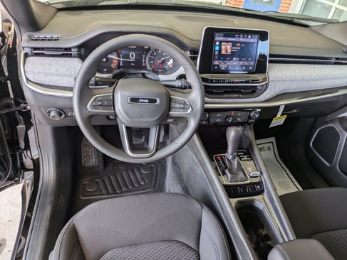 New 2025 Jeep Compass Sport image 13