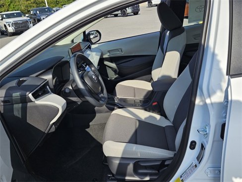 New 2025 Toyota Corolla LE image 5