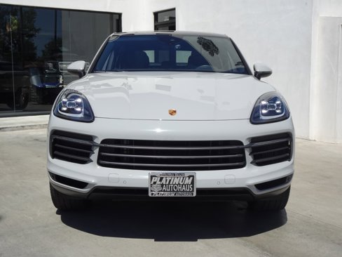 Used 2023 Porsche Cayenne Platinum Edition image 2
