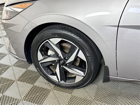 Used 2023 Hyundai Elantra SEL w/ Convenience Package image 6