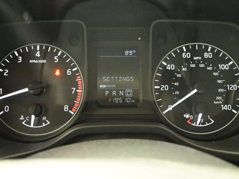 Used 2017 Nissan Titan S image 17
