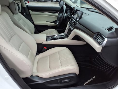 Used 2022 Honda Accord Touring image 12