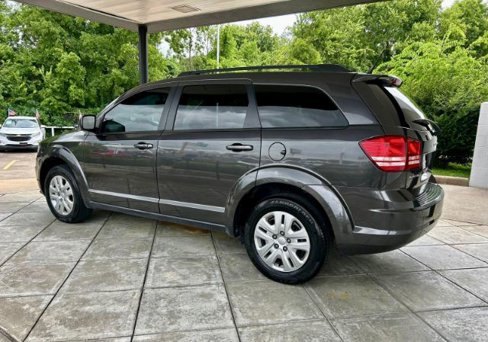 Used 2018 Dodge Journey SE image 2