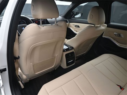 Used 2021 BMW 330i Sedan w/ Premium Package image 10