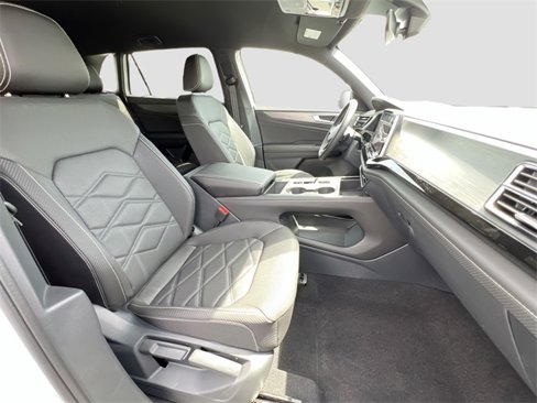 New 2025 Volkswagen Atlas Cross Sport SE image 27