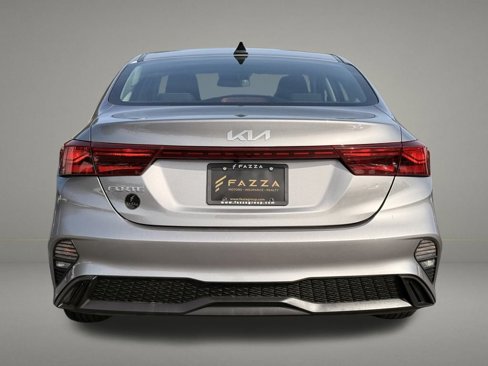 Used 2024 Kia Forte LXS image 4