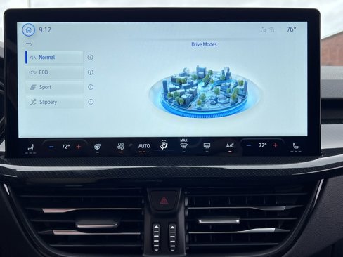 New 2025 Ford Escape ST-Line w/ Tech Pack #1 image 28
