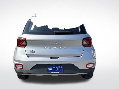 New 2025 Hyundai Venue SEL image 4