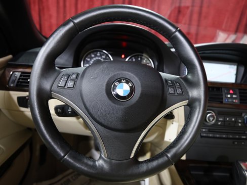 Used 2011 BMW 328i Convertible image 18