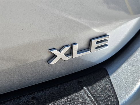 Used 2022 Toyota Highlander XLE image 13