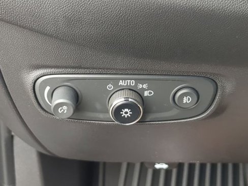 Used 2020 Chevrolet Equinox Premier image 20