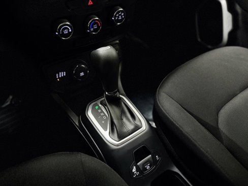 Used 2020 Jeep Renegade Sport w/ Sport Appearance Group image 21