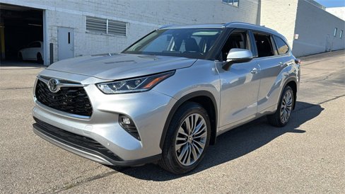 Used 2021 Toyota Highlander Platinum image 8