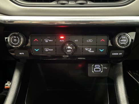 Used 2024 Jeep Compass Limited image 18