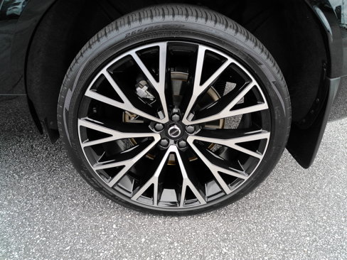 Used 2021 Volvo XC60 T8 Inscription w/ Advanced Package image 9