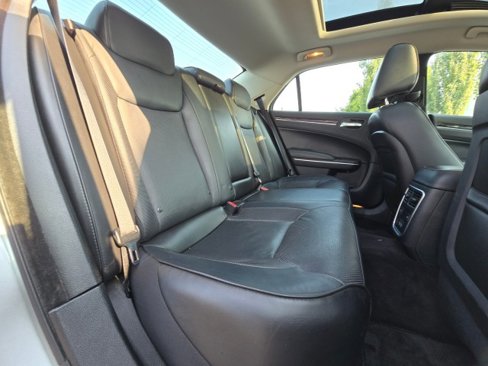 Used 2017 Chrysler 300 C w/ Safetytec Plus Group image 15