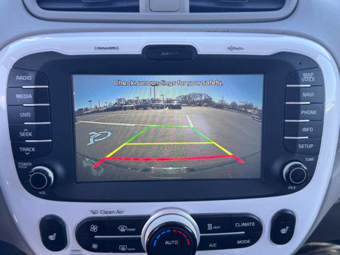Used 2016 Kia Soul EV image 8