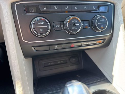 Certified 2021 Volkswagen Atlas SE w/ Panoramic Sunroof Package image 30