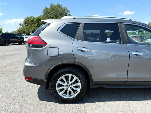 Used 2017 Nissan Rogue SV image 36