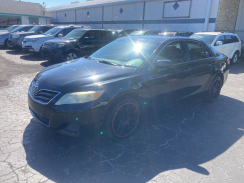 Used 2011 Toyota Camry LE image 9