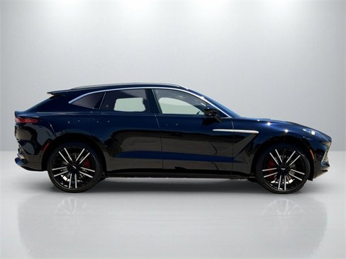 Used 2022 Aston Martin DBX image 9