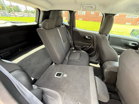 Used 2020 Jeep Renegade Sport image 26
