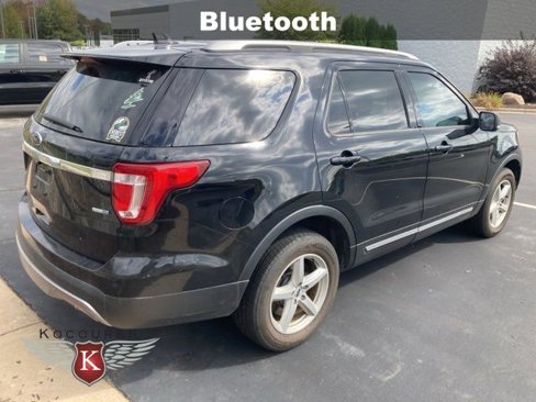 Used 2017 Ford Explorer XLT w/ Equipment Group 202A image 5