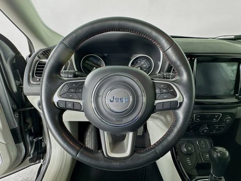 Used 2018 Jeep Compass Limited w/ Navigation Group image 14