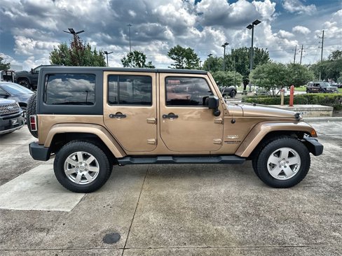 Used 2015 Jeep Wrangler Unlimited Sahara w/ Connectivity Group image 10
