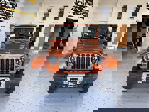 Used 2011 Jeep Wrangler Unlimited Sahara w/ Connectivity Group image 3