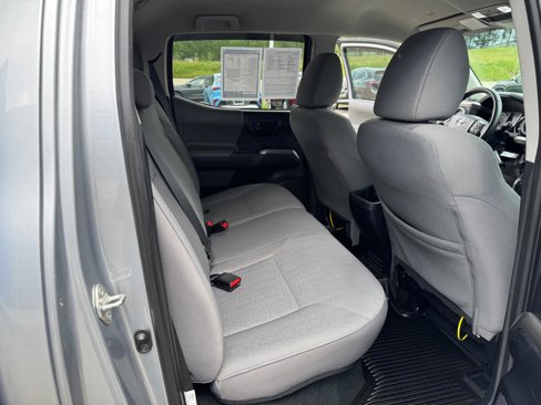 Used 2019 Toyota Tacoma SR image 28