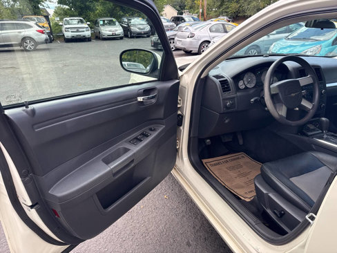 Used 2008 Chrysler 300 LX image 11
