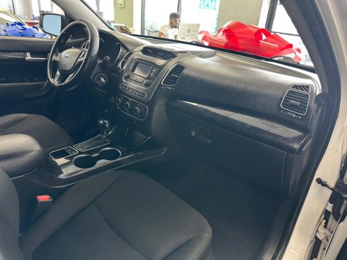 Used 2014 Kia Sorento LX image 33