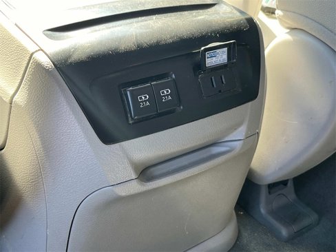 Used 2020 Toyota Sienna XLE image 17