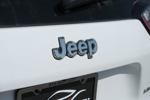 Used 2019 Jeep Cherokee Limited image 36