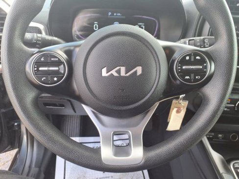 Used 2023 Kia Soul LX image 13