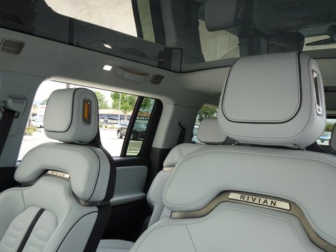 Used 2023 Rivian R1S Adventure image 16