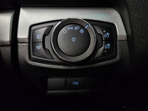 Used 2014 Ford Explorer XLT w/ Equipment Group 202A image 11