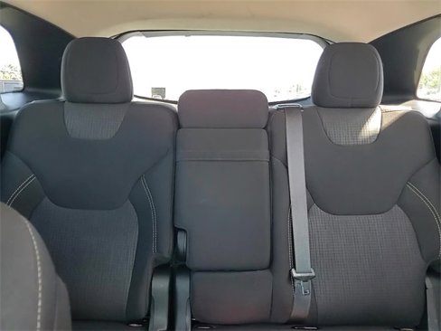 Used 2015 Jeep Cherokee Latitude w/ Comfort/Convenience Group image 24