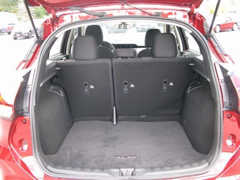 Used 2024 Nissan Kicks SV image 6