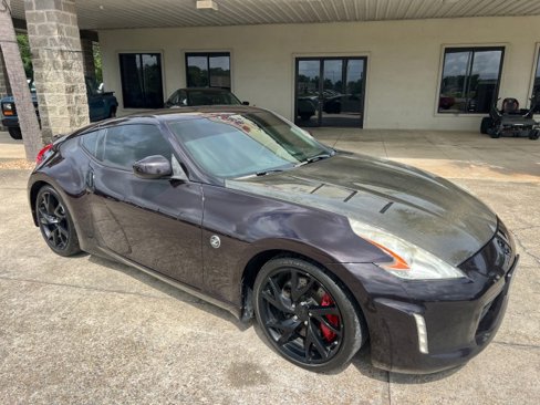 Used 2014 Nissan 370Z Touring w/ Sport Package image 3