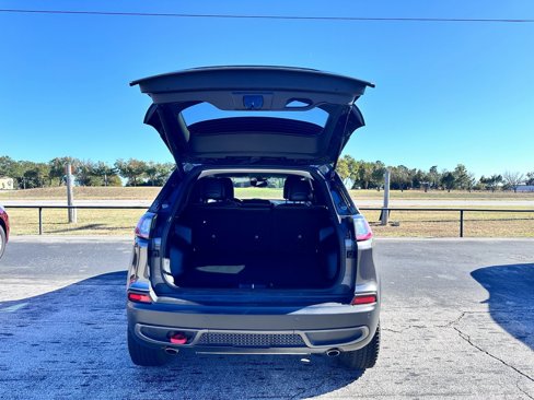 Used 2021 Jeep Cherokee Trailhawk w/ Technology Group image 8