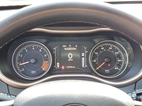 Used 2015 Jeep Cherokee Latitude w/ Cold Weather Group image 21