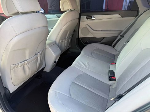 Used 2017 Hyundai Sonata SE image 4