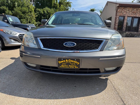 Used 2005 Ford Five Hundred SEL image 2