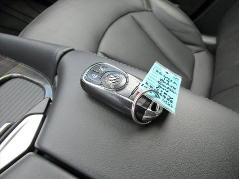 Used 2019 Buick Envision Essence image 34