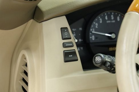 Used 2004 Cadillac XLR image 25
