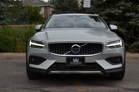Used 2020 Volvo V60 T5 Cross Country w/ Protection Package Premier image 5